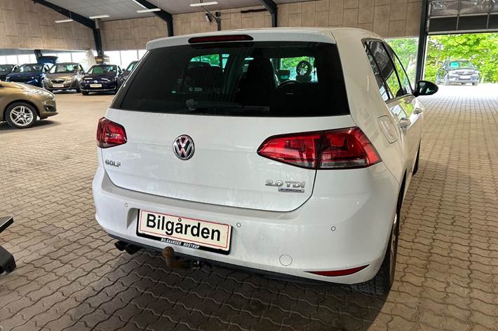Hvid VW Golf VII fra 2014