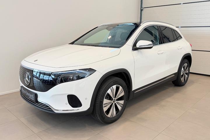 Hvid Mercedes EQA250 fra 2025