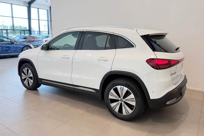 Hvid Mercedes EQA250 fra 2025