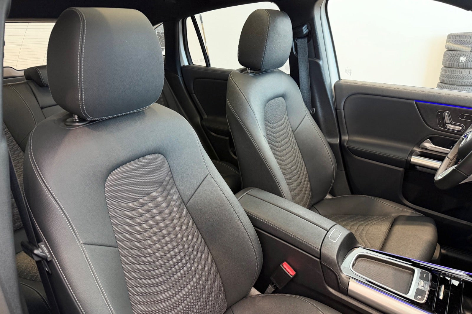 Hvid Mercedes EQA250 fra 2025