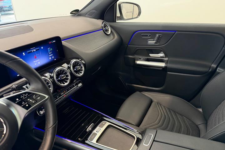 Hvid Mercedes EQA250 fra 2025