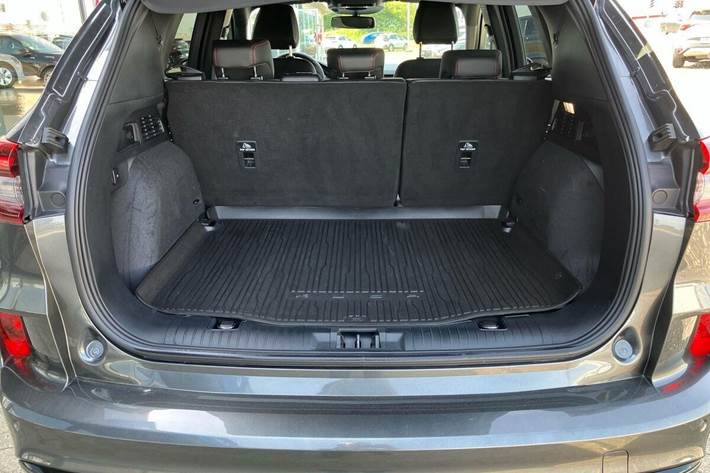 Grå Ford Kuga fra 2025