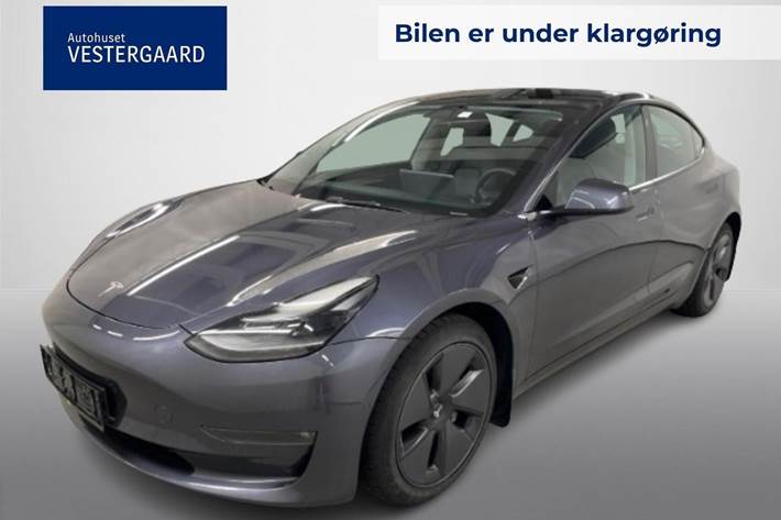 Hvid Tesla Model 3 fra 2021
