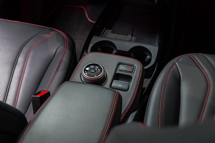 Hvid Ford Mustang Mach-E fra 2023