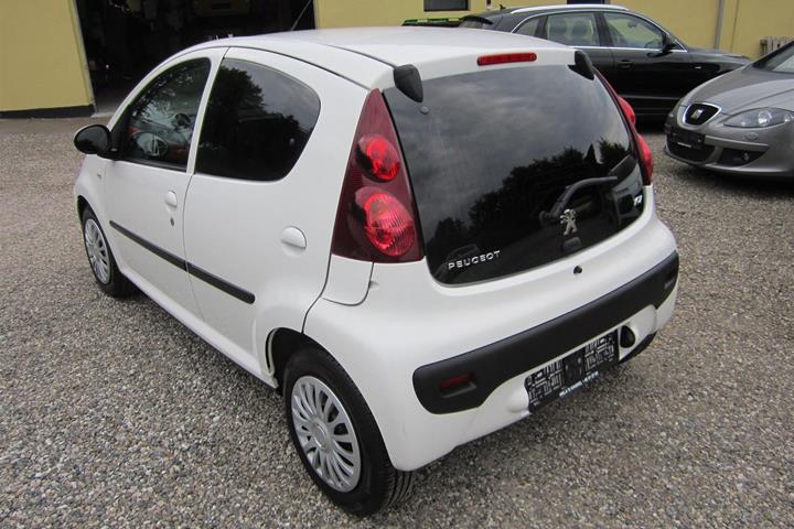 Hvid Peugeot 107 fra 2013