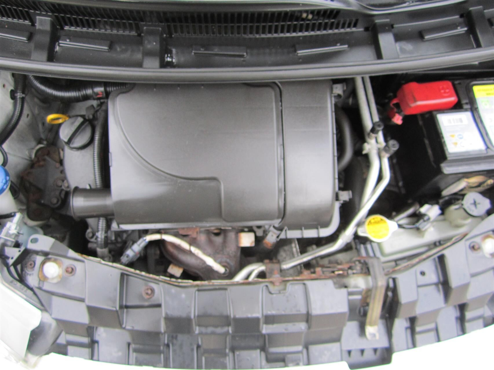 Hvid Peugeot 107 fra 2013