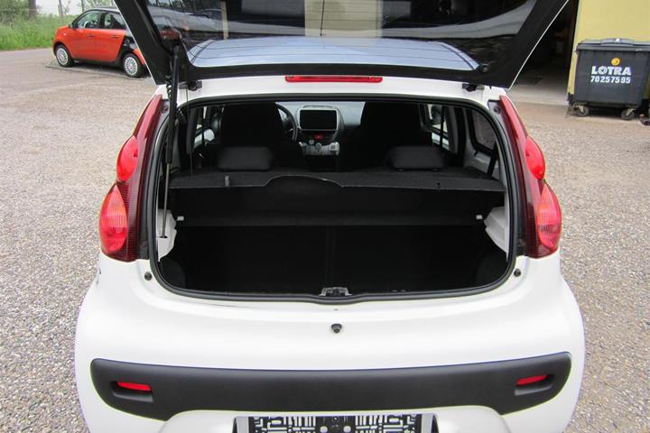 Hvid Peugeot 107 fra 2013