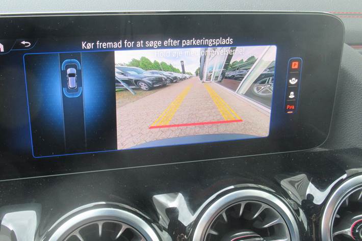 Sort Mercedes EQA 250+ fra 2024