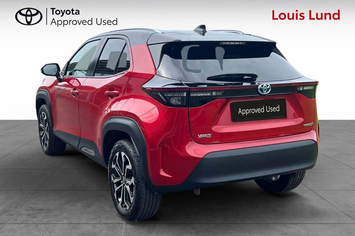 Rød Toyota Yaris Cross fra 2022