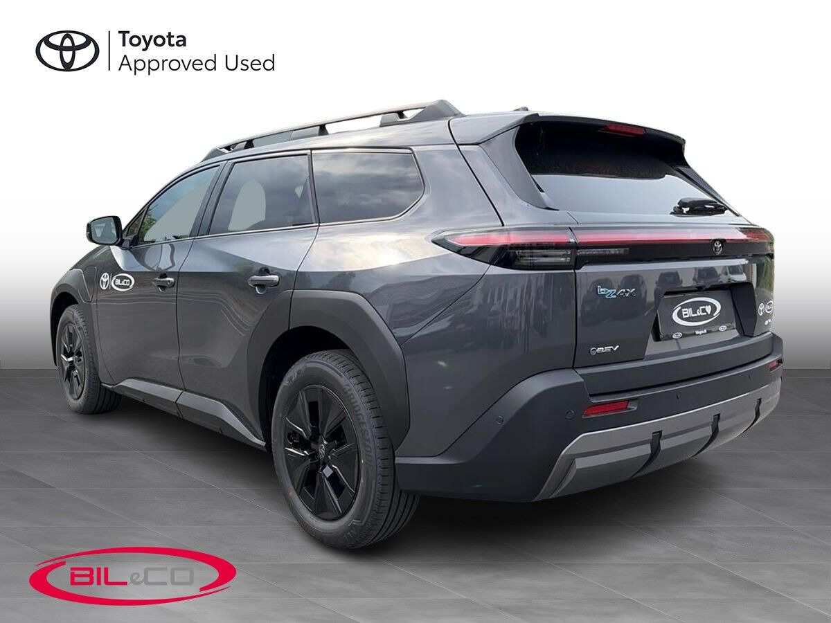Grå Toyota bZ4X Touring fra 2026 set udefra