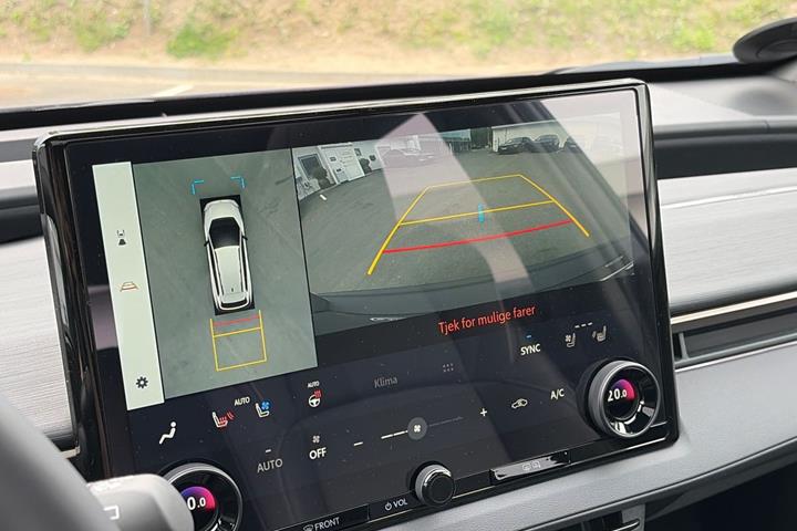 Grå Toyota bZ4X Touring fra 2026 set indefra