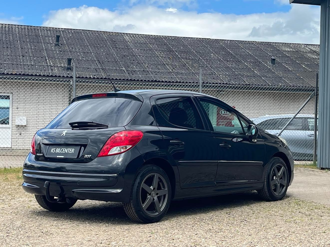 Sort Peugeot 207 fra 2010