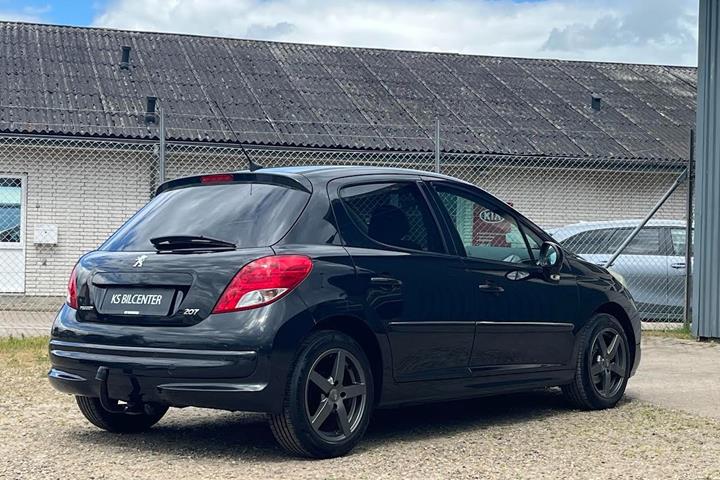 Sort Peugeot 207 fra 2010
