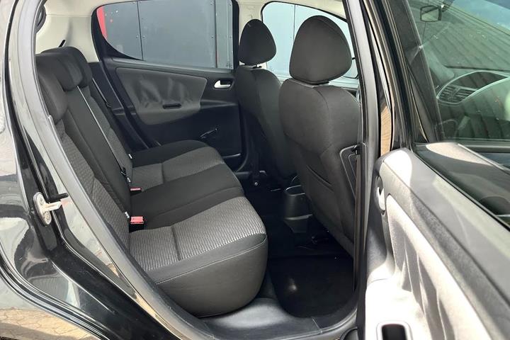Sort Peugeot 207 fra 2010