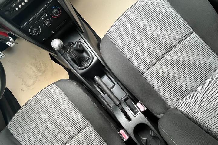Sort Peugeot 207 fra 2010