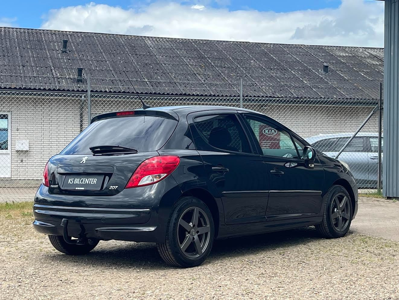 Sort Peugeot 207 fra 2010
