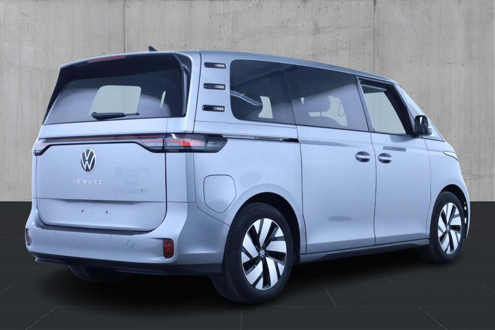 Sølv VW ID.Buzz fra 2023