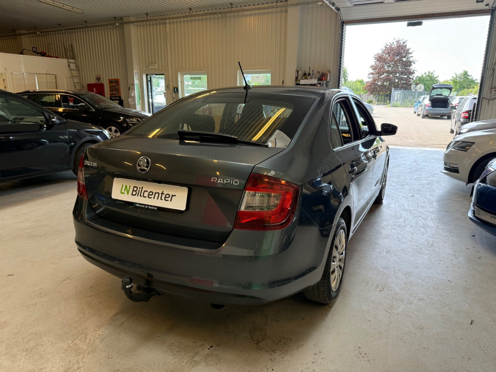 Grå Skoda Rapid fra 2019