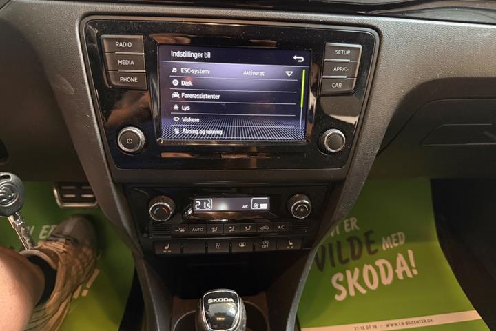 Grå Skoda Rapid fra 2019