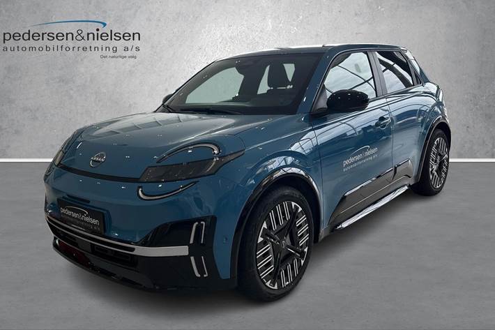 Blå Nissan Micra fra 2026