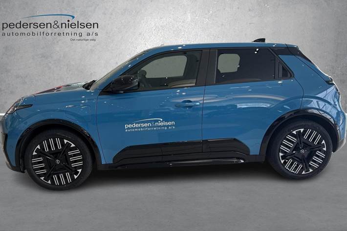 Blå Nissan Micra fra 2026
