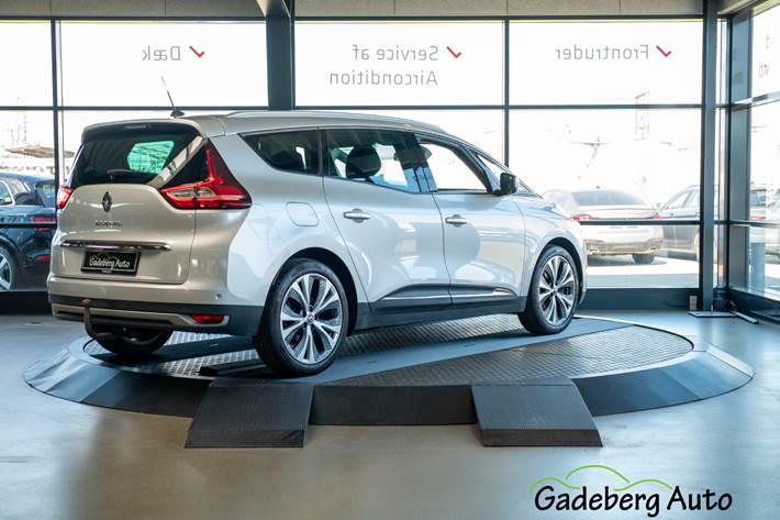 Sølv Renault Grand Scenic IV fra 2018