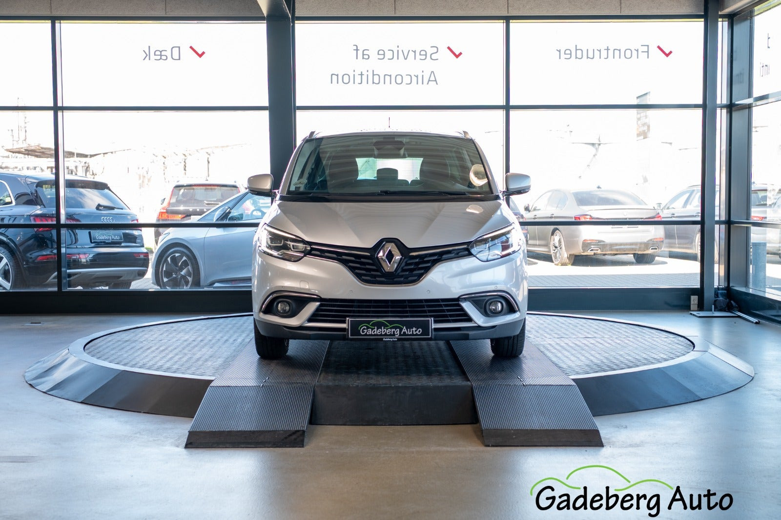 Sølv Renault Grand Scenic IV fra 2018