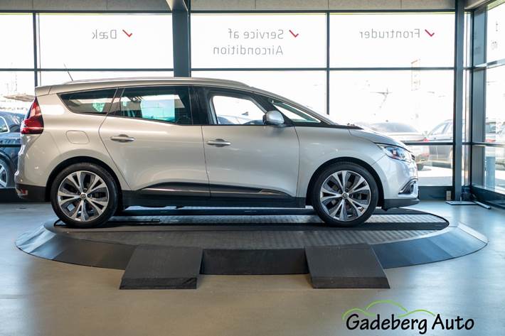 Sølv Renault Grand Scenic IV fra 2018