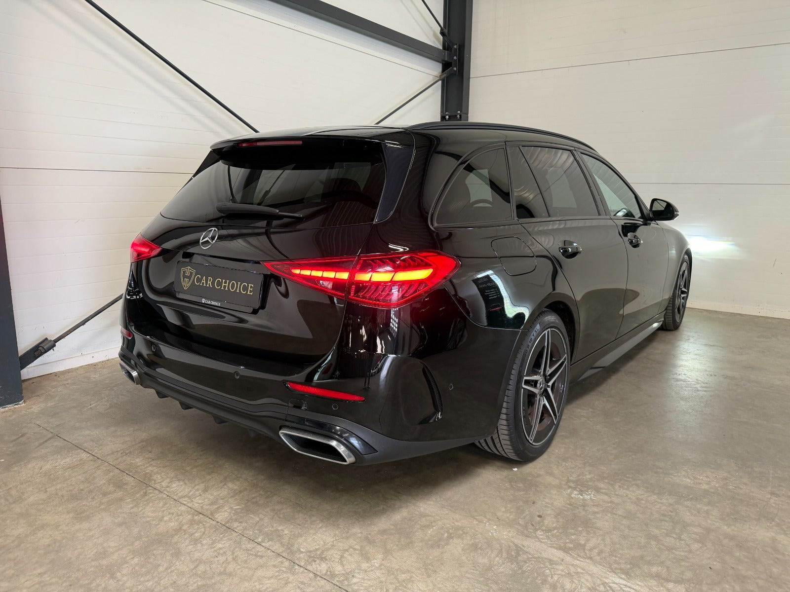 Sort Mercedes C220 d fra 2023