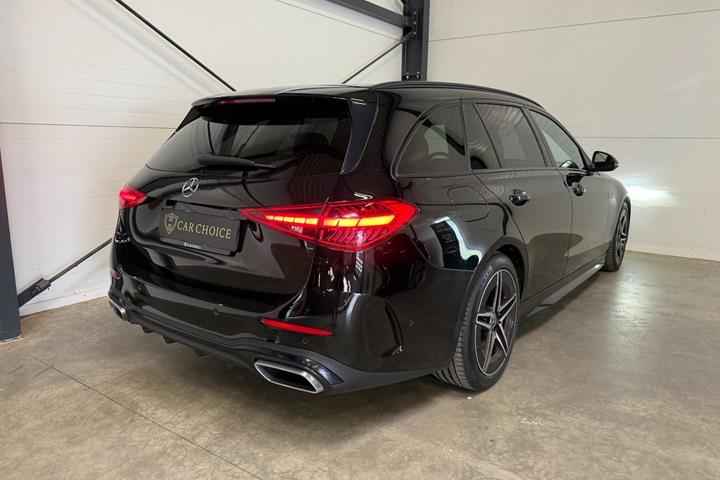 Sort Mercedes C220 d fra 2023