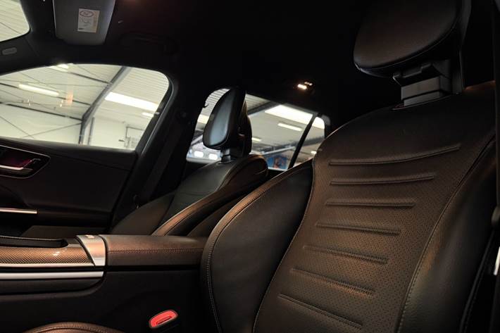 Sort Mercedes C220 d fra 2023