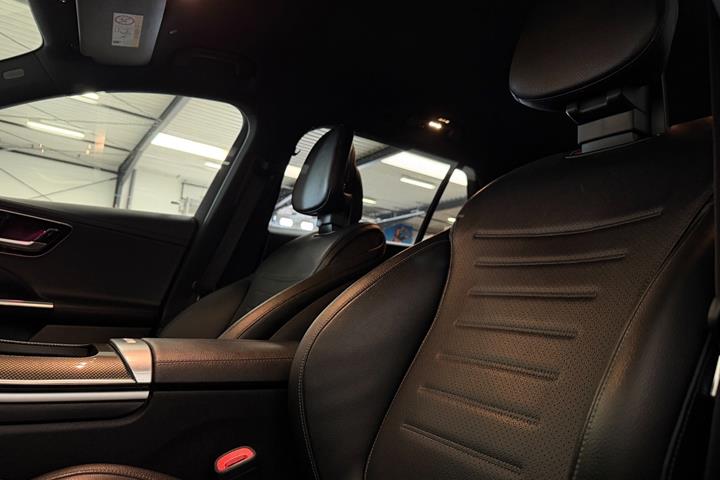 Sort Mercedes C220 d fra 2023