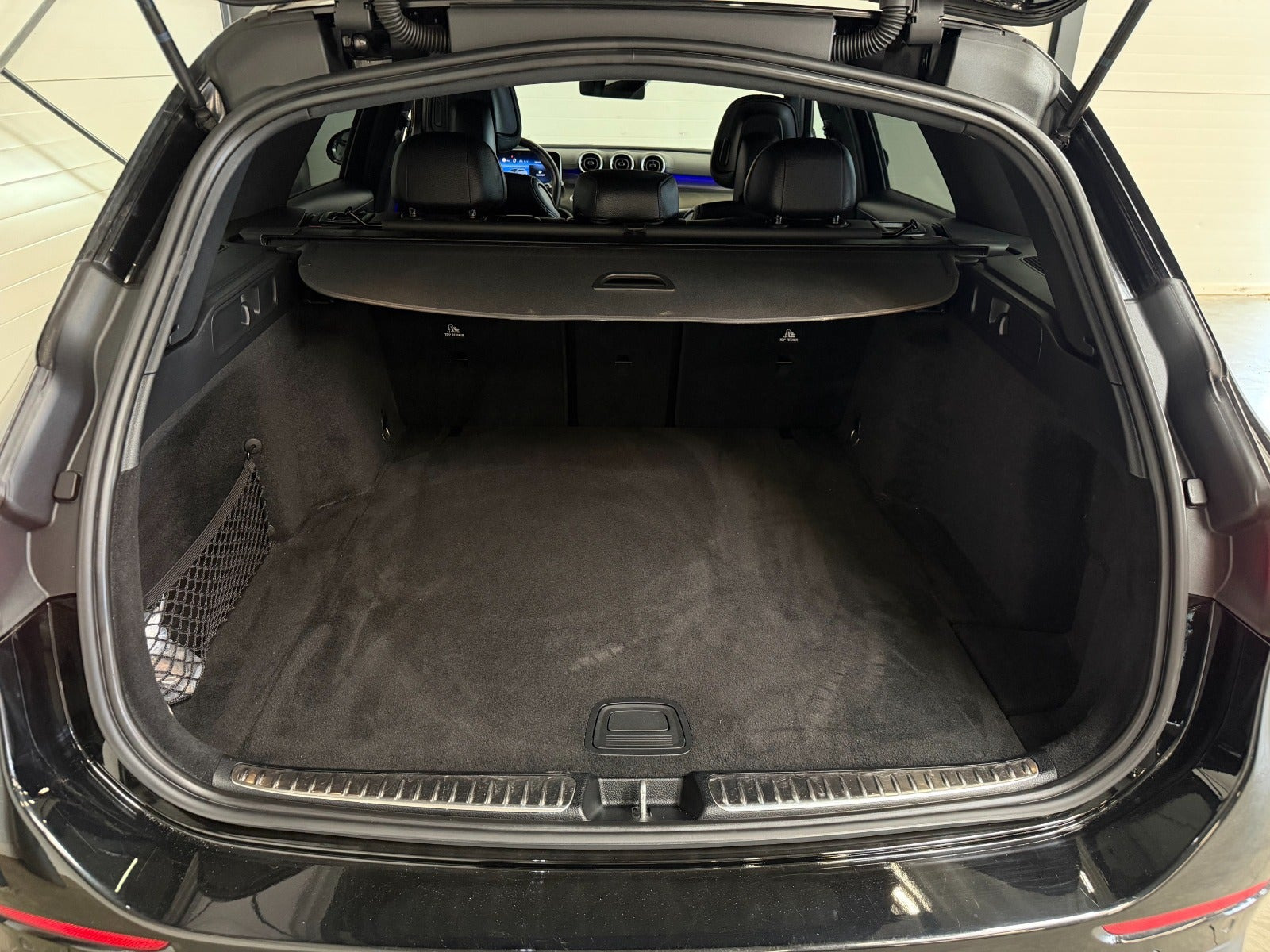 Sort Mercedes C220 d fra 2023