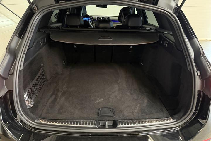 Sort Mercedes C220 d fra 2023