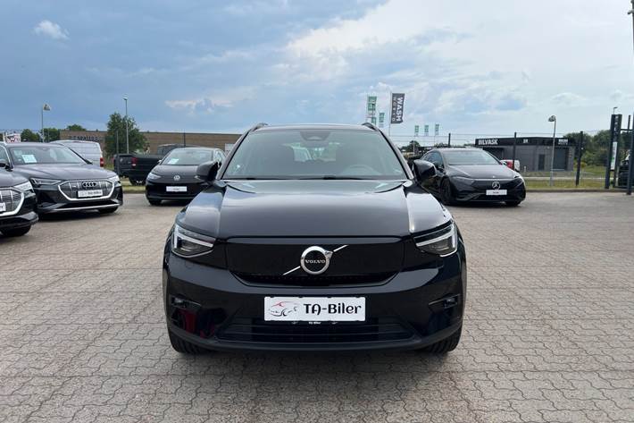 Sort Volvo EX40 fra 2025