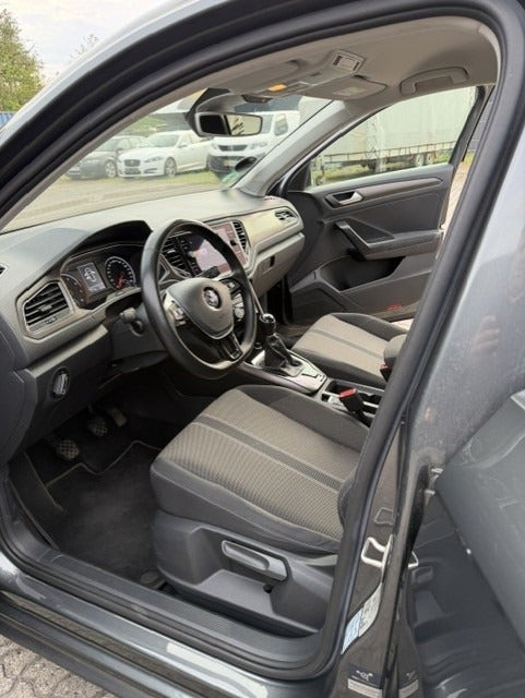 Grå VW T-Roc fra 2019
