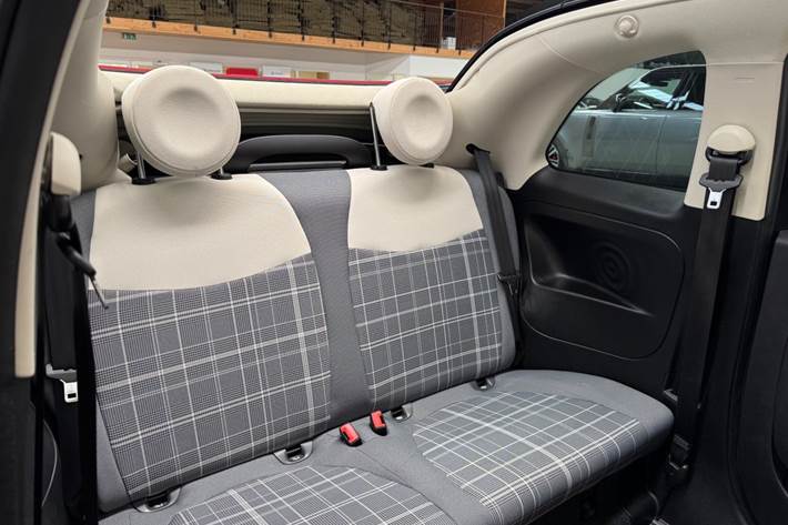 Sort Fiat 500C fra 2018