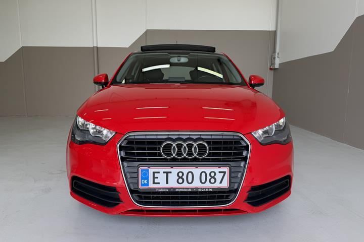 Rød Audi A1 Sportback fra 2013
