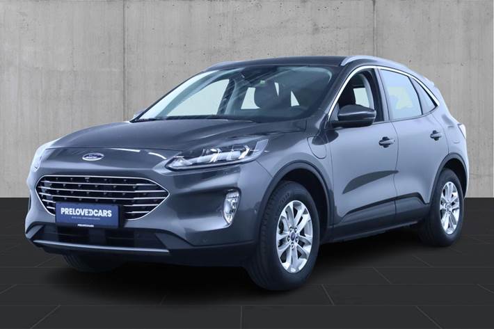 Grå Ford Kuga fra 2021 set udefra
