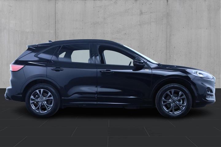 Sort Ford Kuga fra 2023