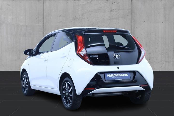 Hvid Toyota Aygo fra 2021