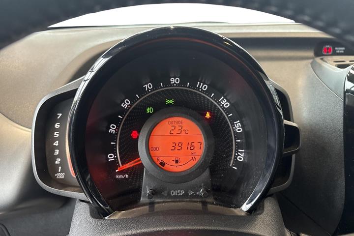 Hvid Toyota Aygo fra 2021