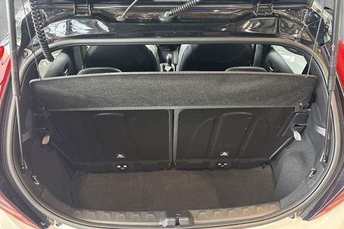 Hvid Toyota Aygo fra 2021