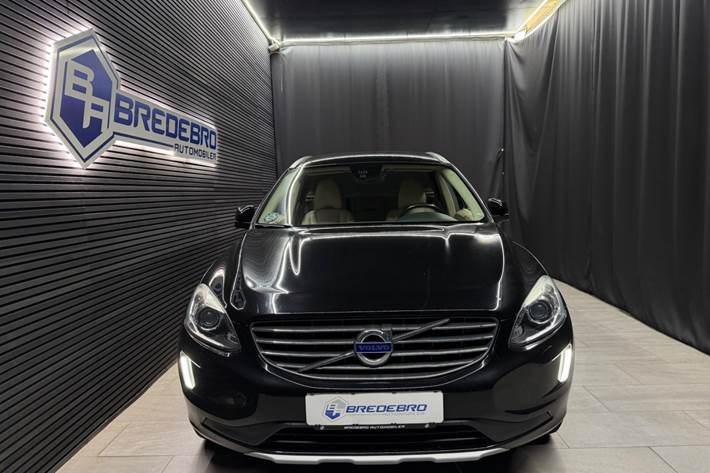 Sort Volvo XC60 fra 2017