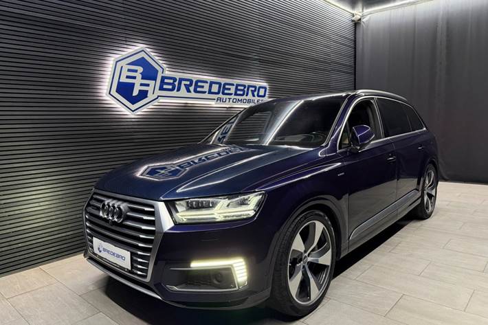 Blå Audi Q7 fra 2016