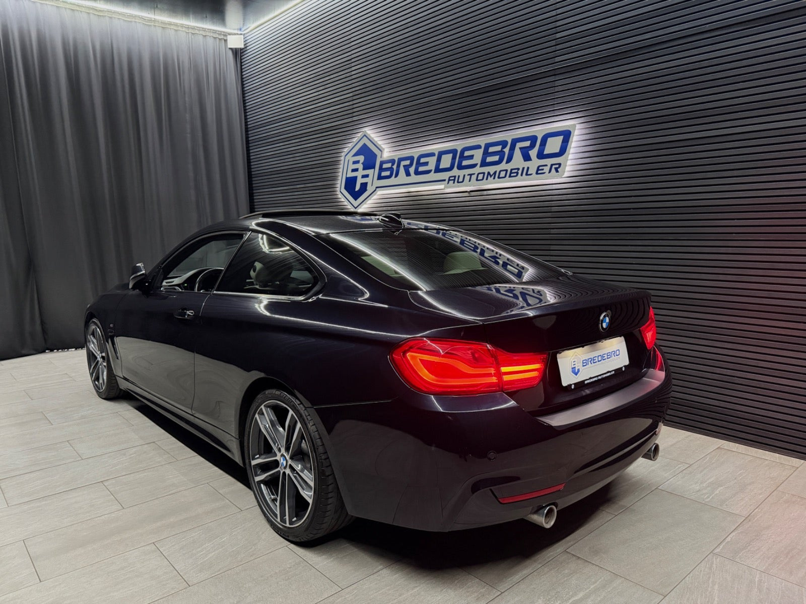 Sort BMW 440i fra 2019