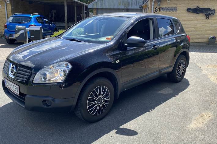 Sort Nissan Qashqai fra 2009