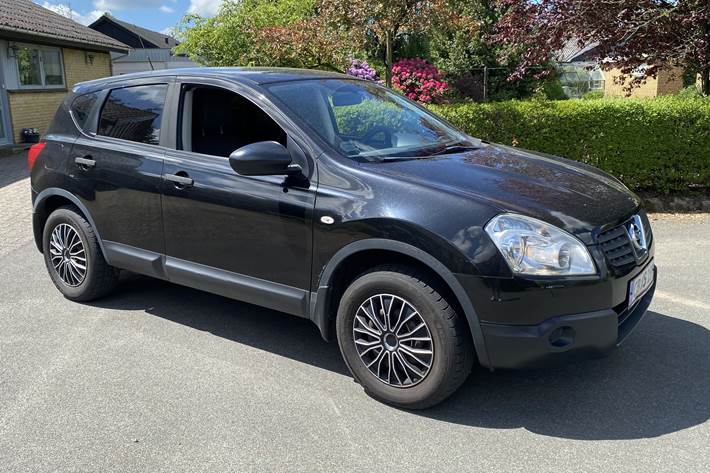Sort Nissan Qashqai fra 2009