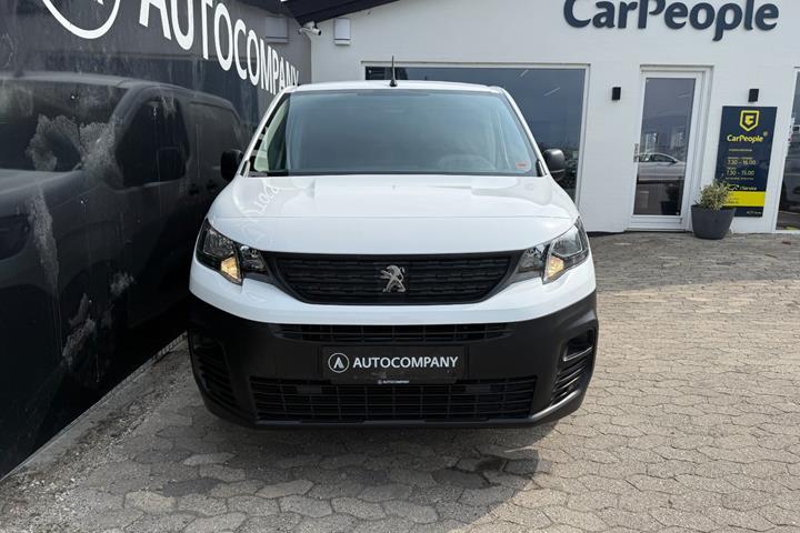 Hvid Peugeot Partner fra 2020