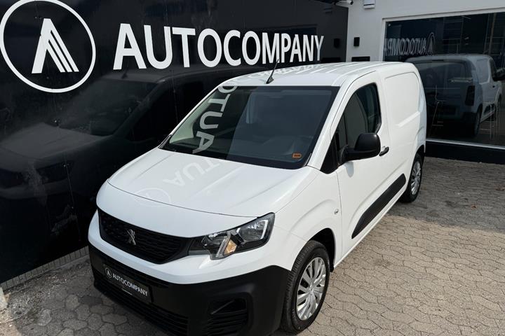 Hvid Peugeot Partner fra 2020